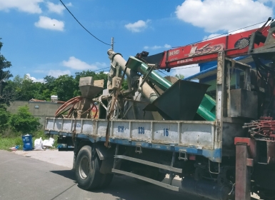 Thuê xe nâng, xe cẩu 2,5 đêns 80 tấn